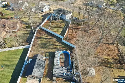 24 Holmes Lane Wayne NJ 07470