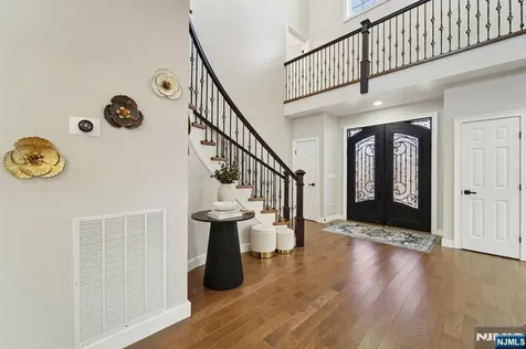 24 Holmes Lane Wayne NJ 07470