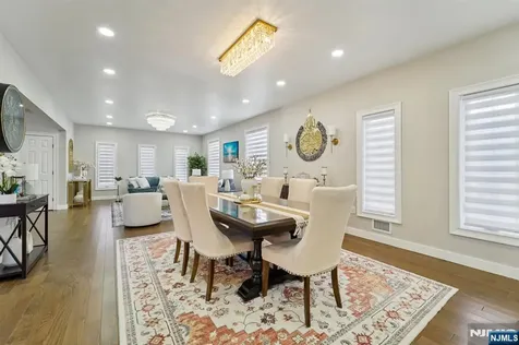 24 Holmes Lane Wayne NJ 07470