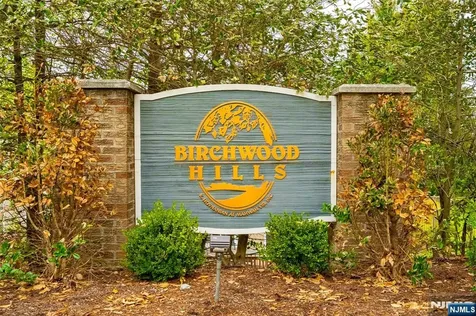 554 Adirondack Court Mahwah NJ 07430