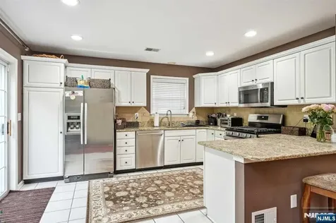 554 Adirondack Court Mahwah NJ 07430