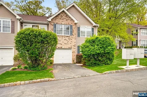 554 Adirondack Court Mahwah NJ 07430