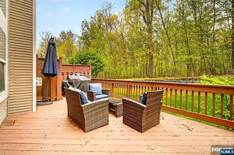 554 Adirondack Court Mahwah NJ 07430