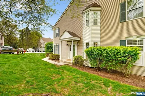 554 Adirondack Court Mahwah NJ 07430