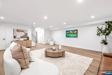 5 Fey Place Oradell NJ 07649