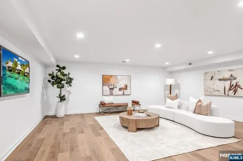 5 Fey Place Oradell NJ 07649