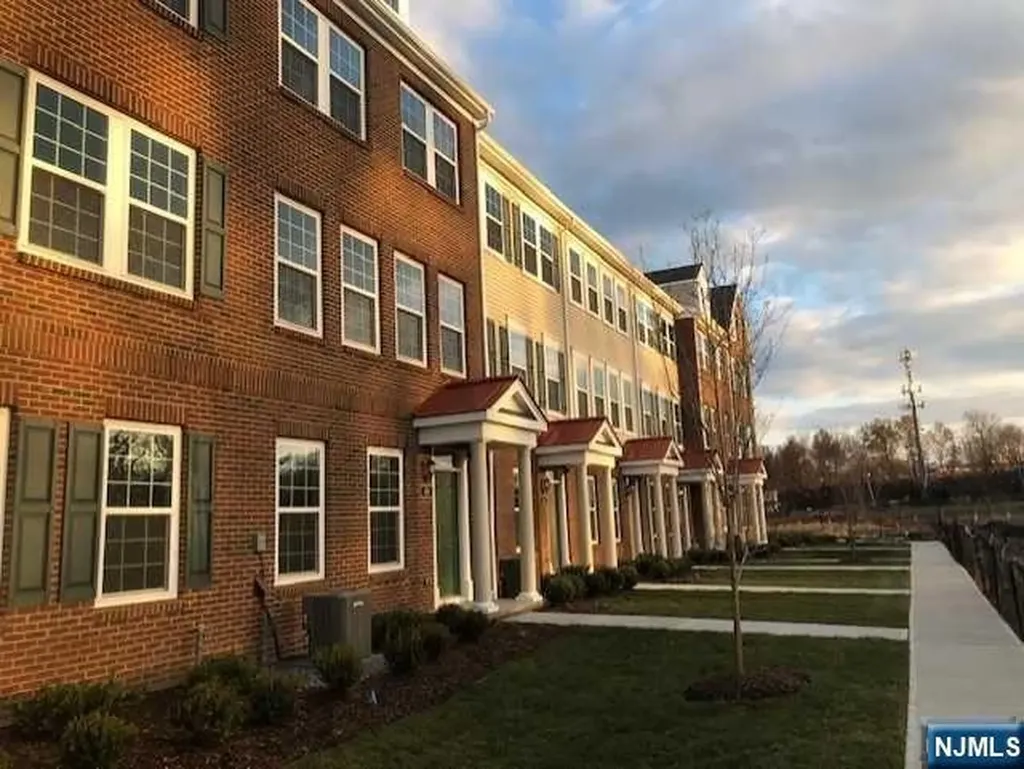 32 Litchfield Lane Fair Lawn NJ 07410