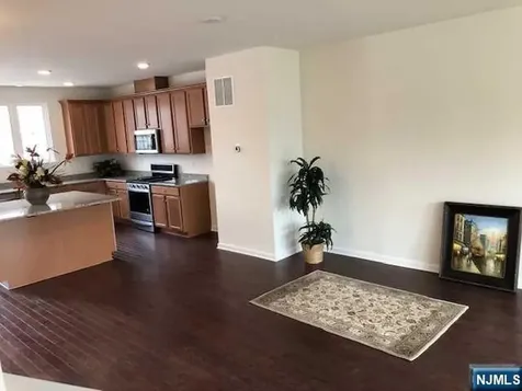 32 Litchfield Lane Fair Lawn NJ 07410