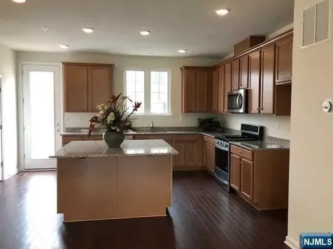 32 Litchfield Lane Fair Lawn NJ 07410