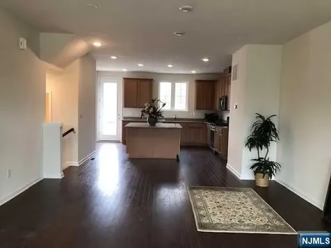 32 Litchfield Lane Fair Lawn NJ 07410
