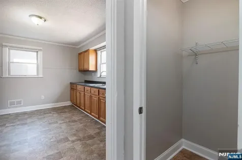 2557 Wh-mer Road Hamilton NJ 08619