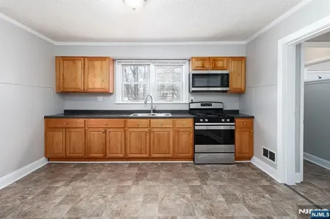 2557 Wh-mer Road Hamilton NJ 08619
