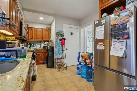 228 Totowa Road Totowa NJ 07512