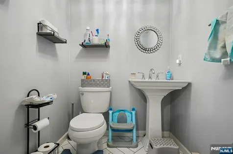 228 Totowa Road Totowa NJ 07512