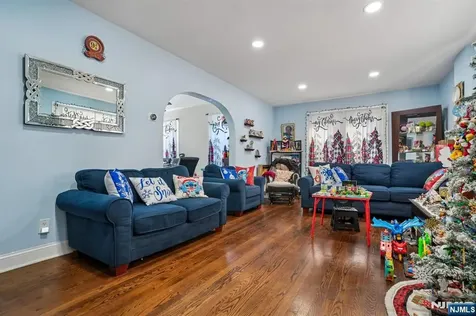 228 Totowa Road Totowa NJ 07512