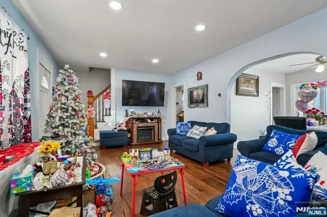228 Totowa Road Totowa NJ 07512