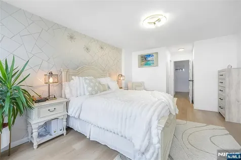 200 Winston Cliffside Park NJ 07010