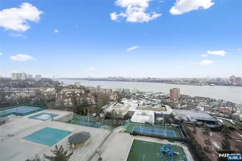 200 Winston Cliffside Park NJ 07010