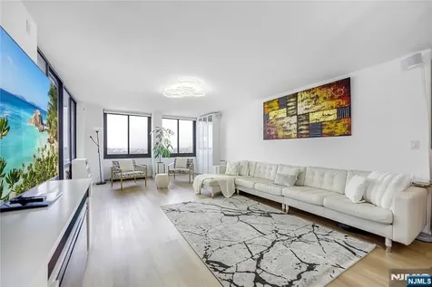 200 Winston Cliffside Park NJ 07010