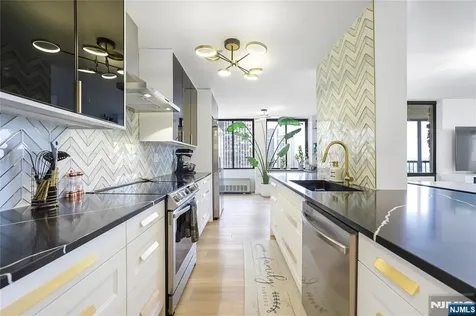 200 Winston Cliffside Park NJ 07010