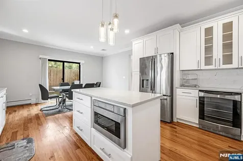 275 14th Palisades Park NJ 07650