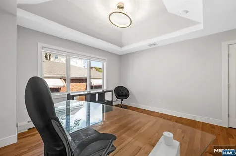 275 14th Palisades Park NJ 07650