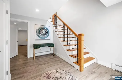 275 14th Palisades Park NJ 07650