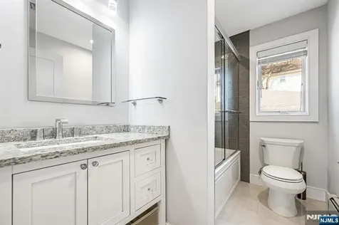 275 14th Palisades Park NJ 07650