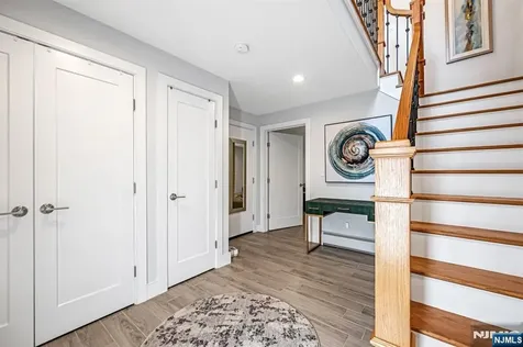 275 14th Palisades Park NJ 07650