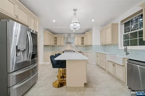 81 Fairmount Avenue Hackensack NJ 07601