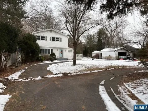 496 Cedar Lane Paramus NJ 07652