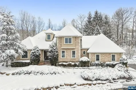 84 Walsh Drive Mahwah NJ 07430