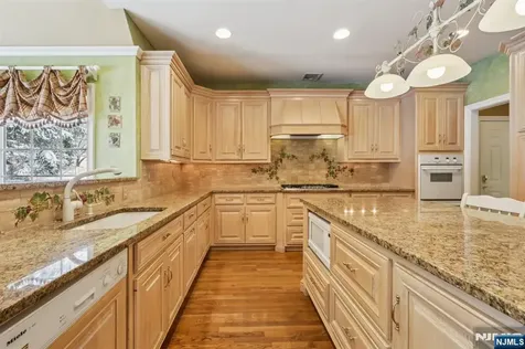 84 Walsh Drive Mahwah NJ 07430