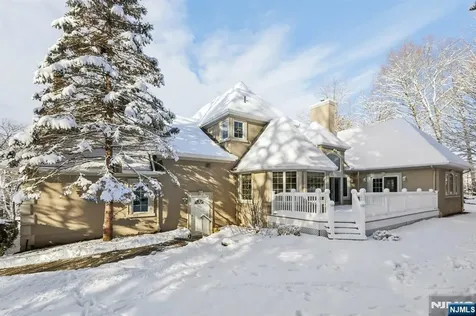 84 Walsh Drive Mahwah NJ 07430