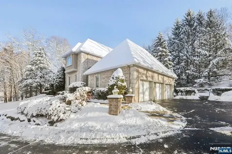 84 Walsh Drive Mahwah NJ 07430