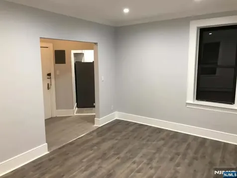 553 Undercliff Avenue Edgewater NJ 07020