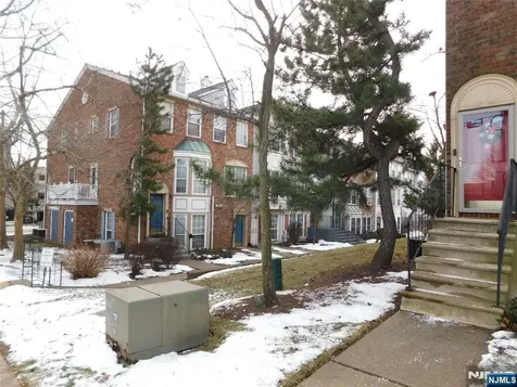 92 13th Avenue Newark NJ 07103