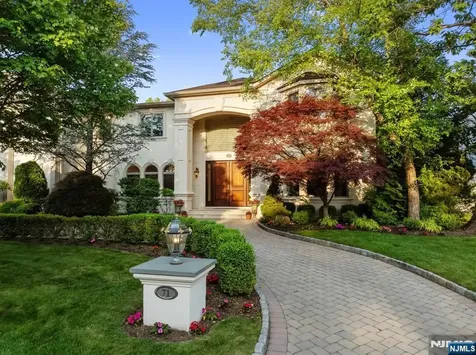 71 Roberts Road Englewood Cliffs NJ 07632