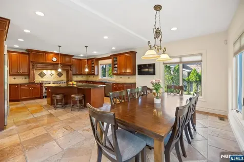71 Roberts Road Englewood Cliffs NJ 07632