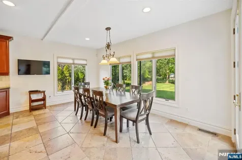 71 Roberts Road Englewood Cliffs NJ 07632