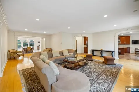 71 Roberts Road Englewood Cliffs NJ 07632