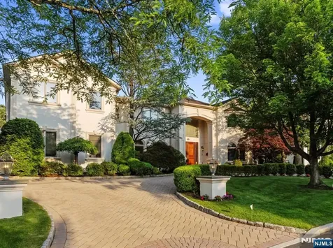 71 Roberts Road Englewood Cliffs NJ 07632