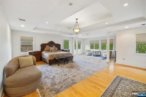71 Roberts Road Englewood Cliffs NJ 07632