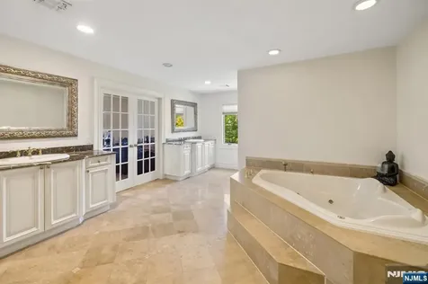 71 Roberts Road Englewood Cliffs NJ 07632