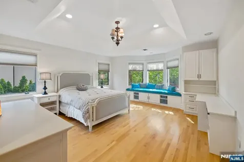 71 Roberts Road Englewood Cliffs NJ 07632
