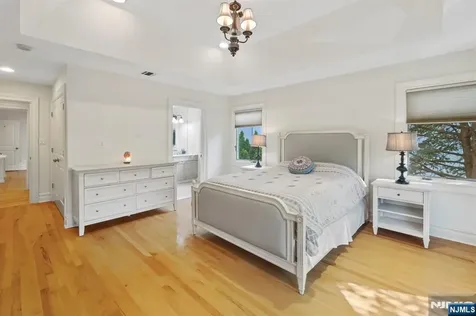 71 Roberts Road Englewood Cliffs NJ 07632