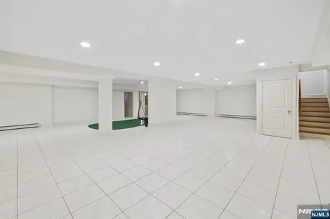 71 Roberts Road Englewood Cliffs NJ 07632