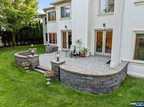 71 Roberts Road Englewood Cliffs NJ 07632