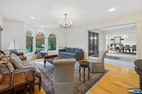 71 Roberts Road Englewood Cliffs NJ 07632