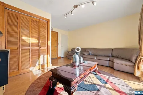 126 Amherst Street East Orange NJ 07018